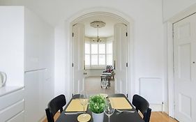 Stylish Period Maisonette Flat In Centre Of Bath